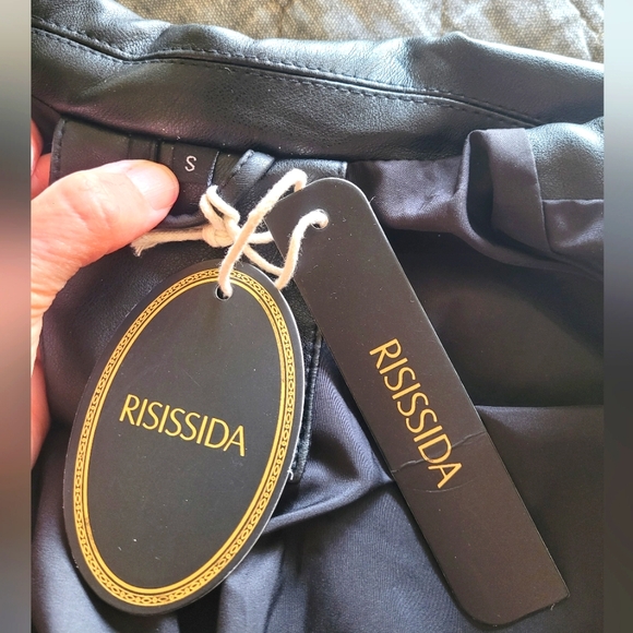 Risissida Women's Faux Leather Blazer Jacket Size Small Black - Picture 5 of 8